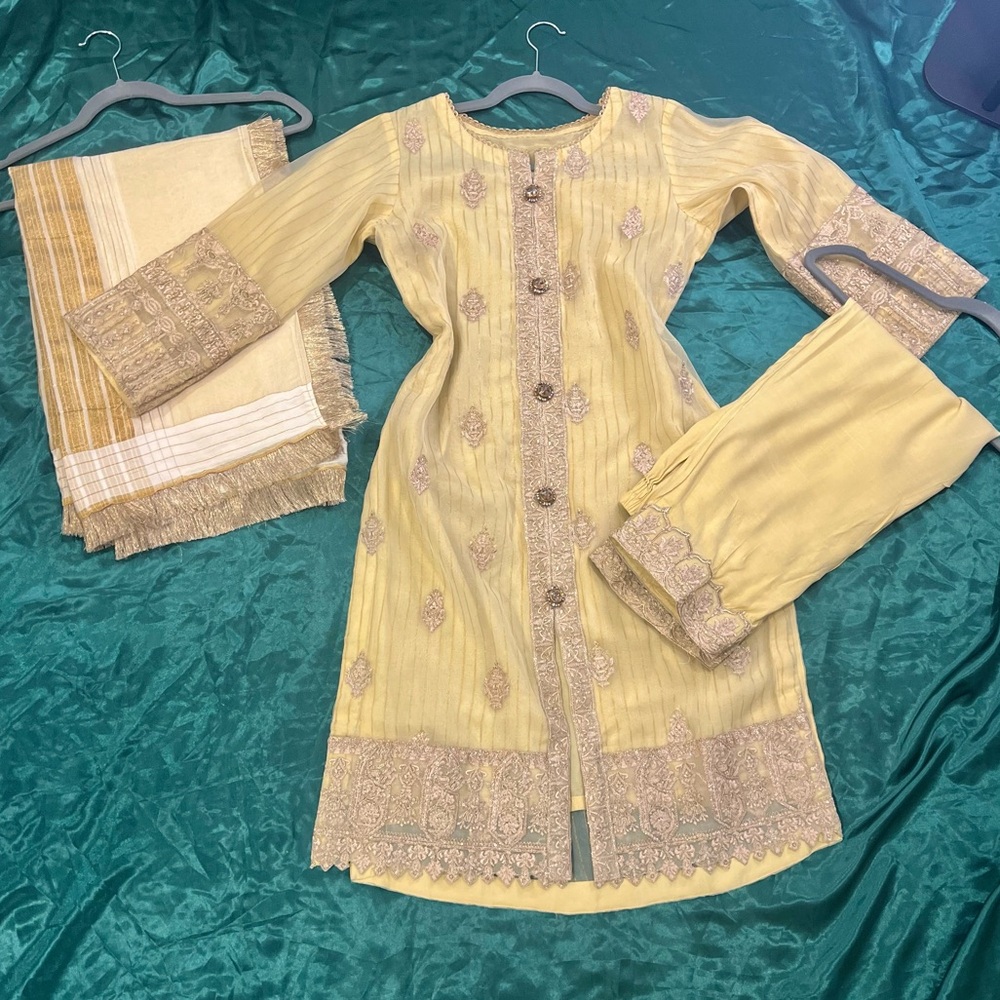 Soft Yellow 3 Piece Pakistani Suit Set